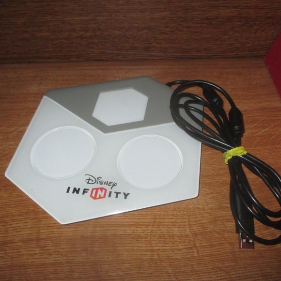 Disney Infinity Figure Base Game Platform for XBOX 360 only (Portal Only) - Picture 1 of 3